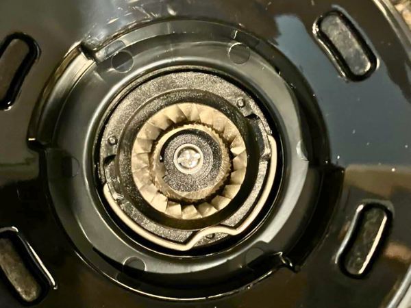 Burr Grinders Vs. Blade Grinders photo
