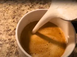 How to Make Cafe con Miel - Combine and Stir