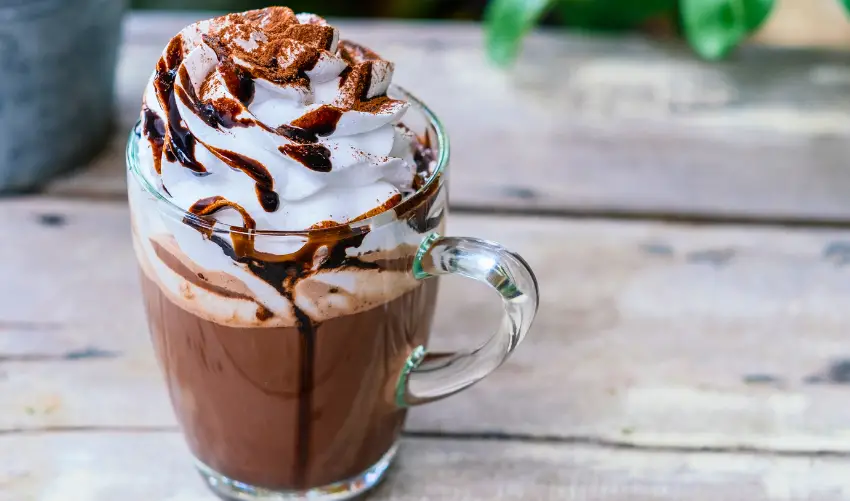 How to Make Iced Mochaccino at Home photo