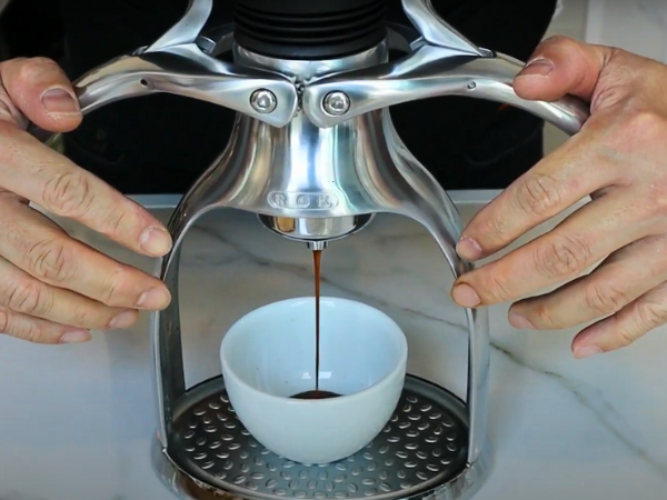 Use A Manual Espresso Maker For Authentic Results photo
